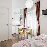 Guesthost - Fortezza Apartamento *