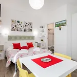 Guesthost - Fortezza Apartamento *