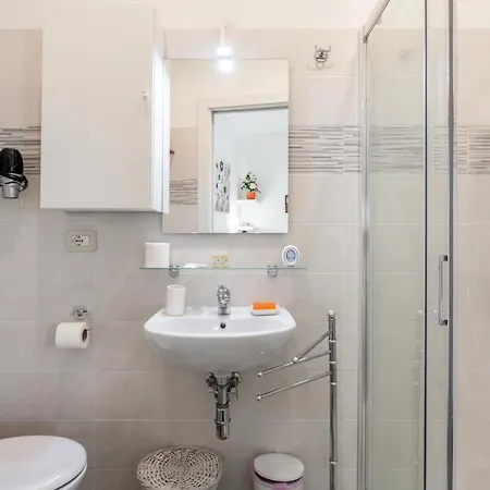 Guesthost - Fortezza Апартаменты