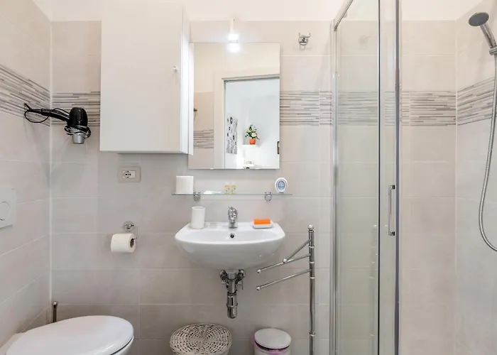 Guesthost - Fortezza Apartamento